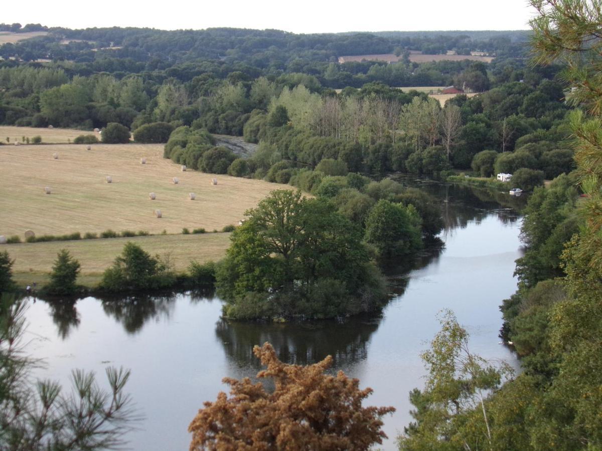 La Roulotte Chainoux Bains-sur-Oust Экстерьер фото